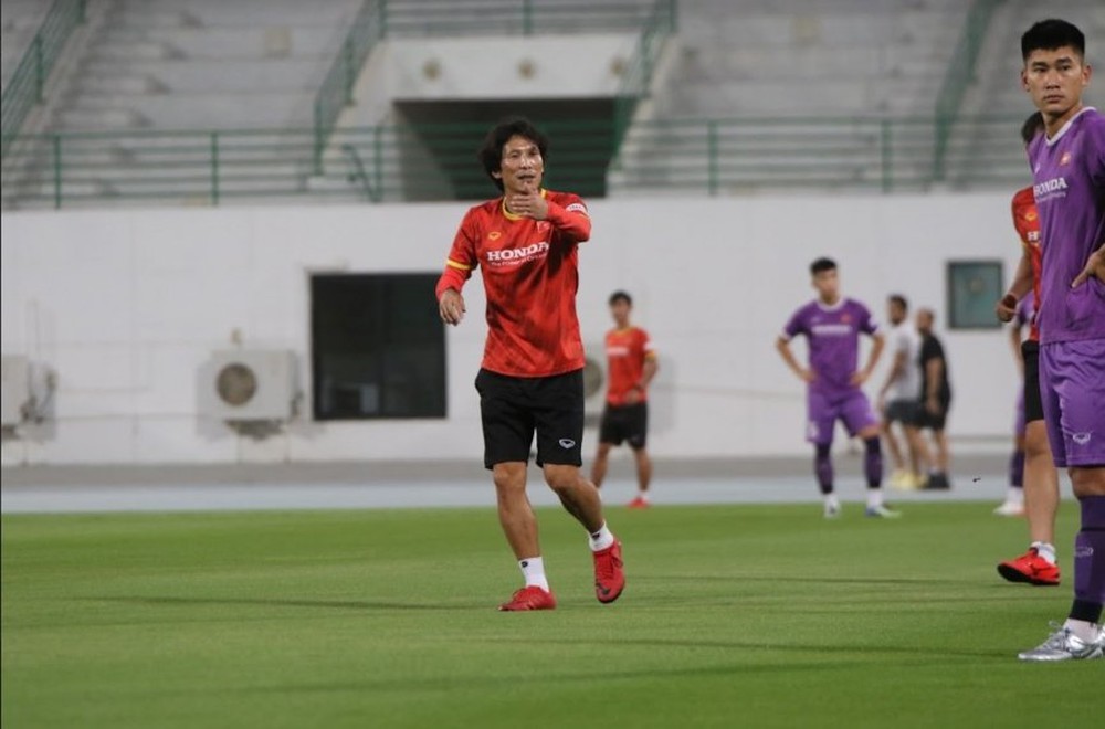 Tân HLV U23 Việt Nam bất ngờ nhắc đến HLV Park sau trận thua đậm UAE - Ảnh 3.