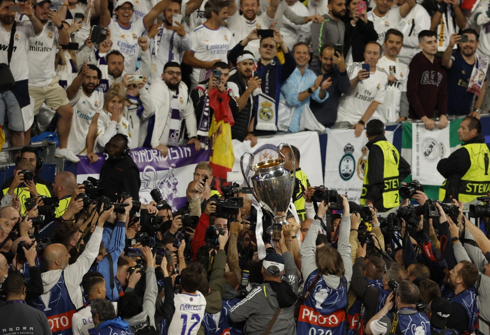 Màn ăn mừng chức vô địch Champions League thứ 14 của Real Madrid - Ảnh 10.
