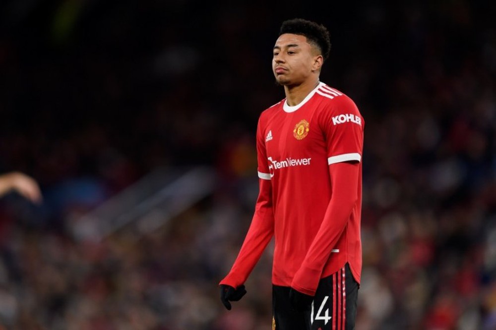 Chuyển nhượng bóng đá tối 5/3: Lingard chia tay MU, Barca quyết không từ bỏ Lewy - Ảnh 1.