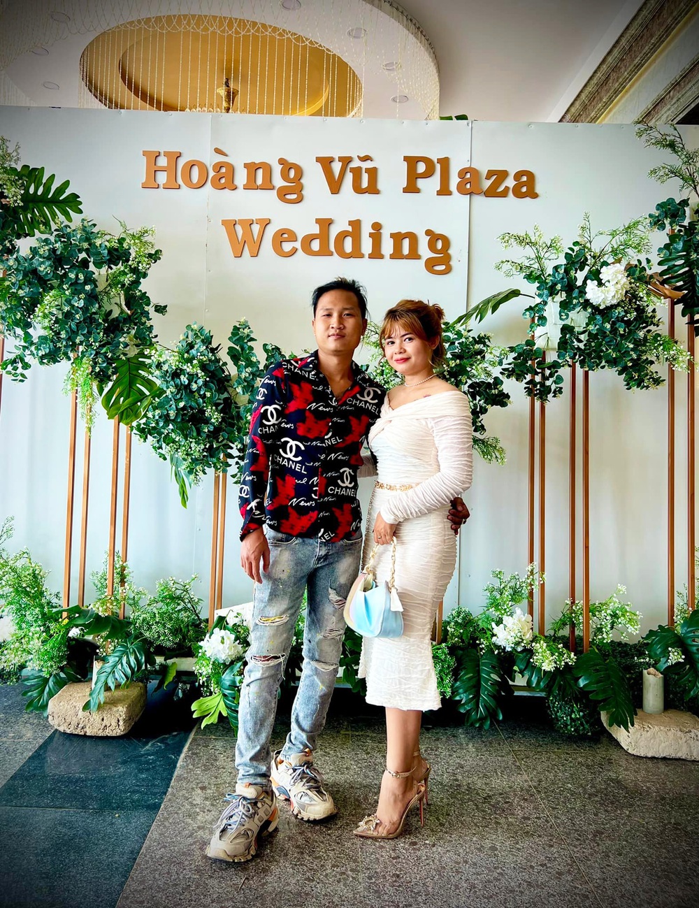 Cưới gái 18 trẻ đẹp, chàng xấu trai làm vợ nổi đóa vì ý định: Đủ kinh tế sẽ lấy thêm vợ - Ảnh 2.