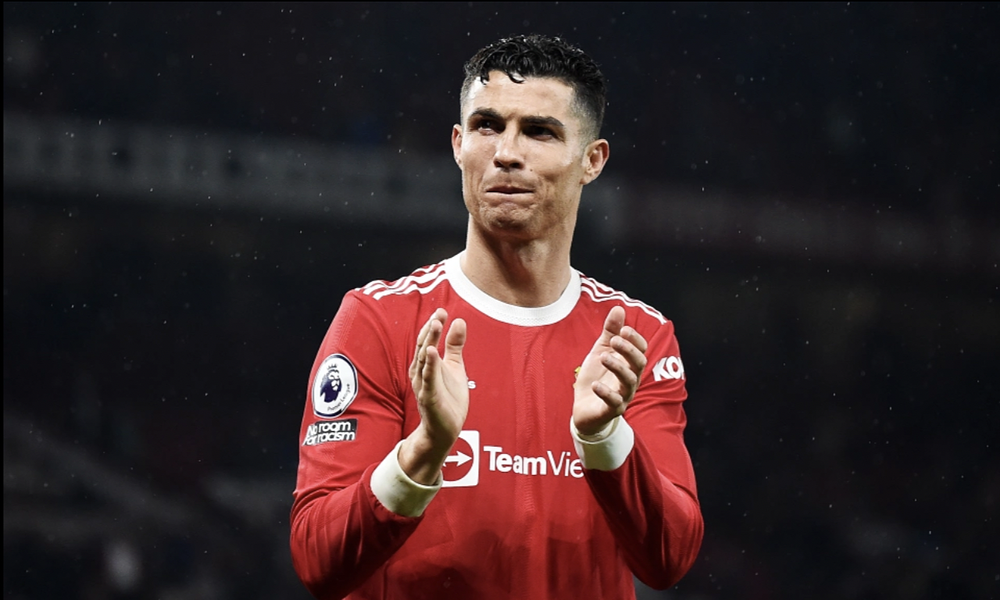 Ronaldo quay xe, phủ nhận ngụ ý gắn bó với MU - Ảnh 2.