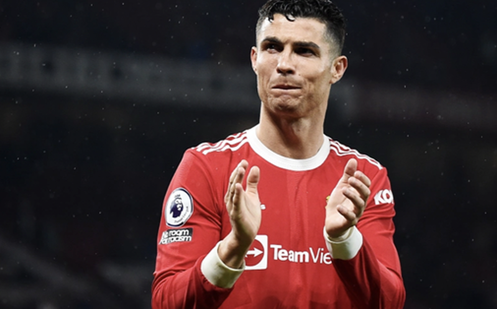 Ronaldo "quay xe", phủ nhận ngụ ý gắn bó với MU