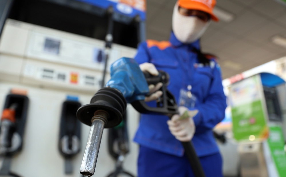 Từ 15h chiều nay, giá xăng dầu tiếp tục tăng