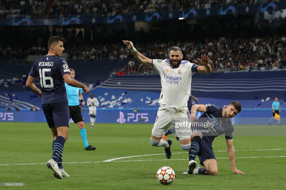 Pep Guardiola sụp đổ vì tử huyệt, Real Madrid ngược dòng như phim hành động - Ảnh 5.