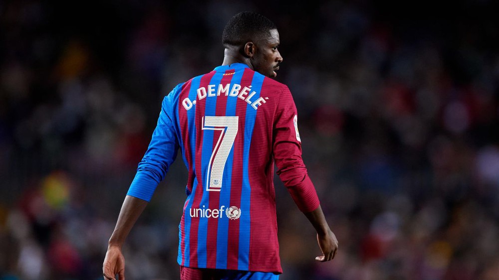 MU &ldquo;dụ&rdquo; lương khủng ch&egrave;o k&eacute;o bệnh binh của Barca - Ảnh 1.