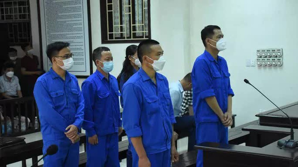 Bỏ lọt tội phạm, 5 bị cáo nguyên là công an, kiểm sát ở Thái Bình lĩnh án - Ảnh 1.