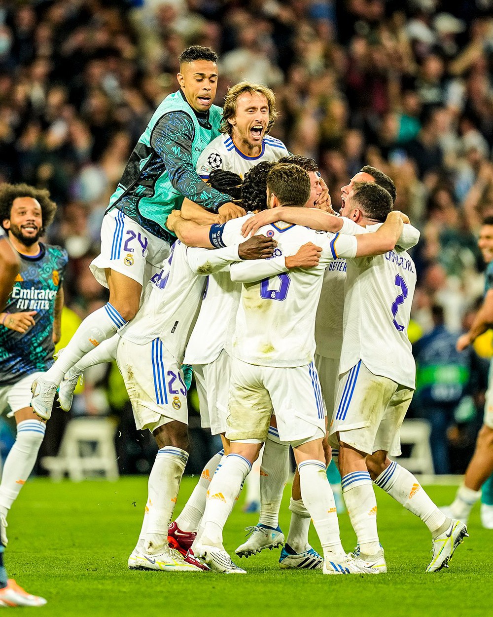 Man City thất thần, Real ăn mừng phấn kh&iacute;ch sau m&agrave;n lội ngược d&ograve;ng kh&ocirc;ng tưởng - Ảnh 12.