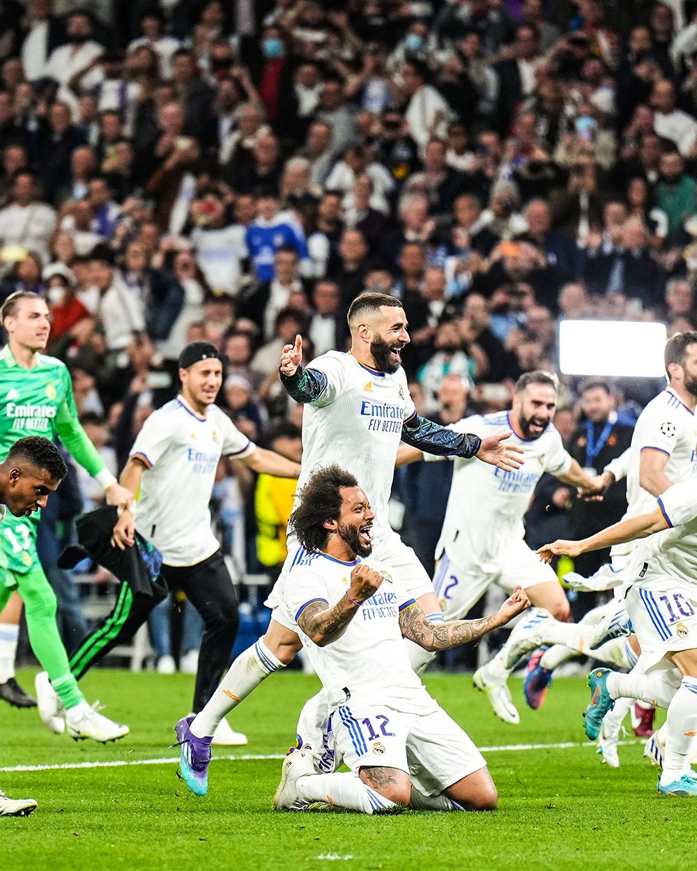 Man City thất thần, Real ăn mừng phấn kh&iacute;ch sau m&agrave;n lội ngược d&ograve;ng kh&ocirc;ng tưởng - Ảnh 10.