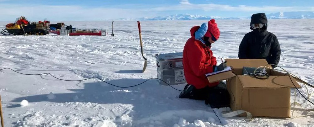 61 ngày sống trên dòng băng Nam Cực, nhà khoa học có phát hiện chấn động sâu dưới chân! - Ảnh 1.