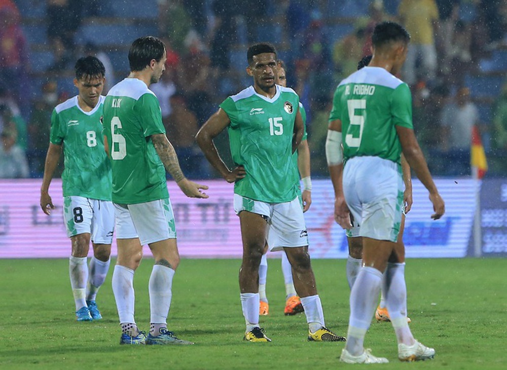 Ronaldo gục đầu thất vọng sau 18 phút thảm họa trước U23 Việt Nam - Ảnh 8.