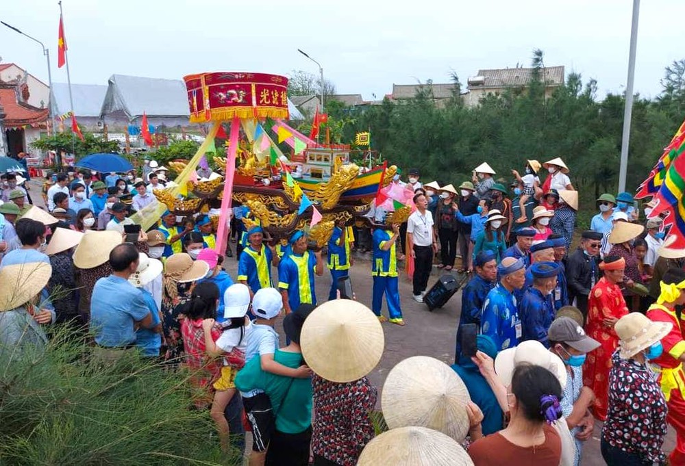 Độc đáo lễ hội cầu ngư Nhượng Bạn, hàng nghìn người đổ về tham gia - Ảnh 1.