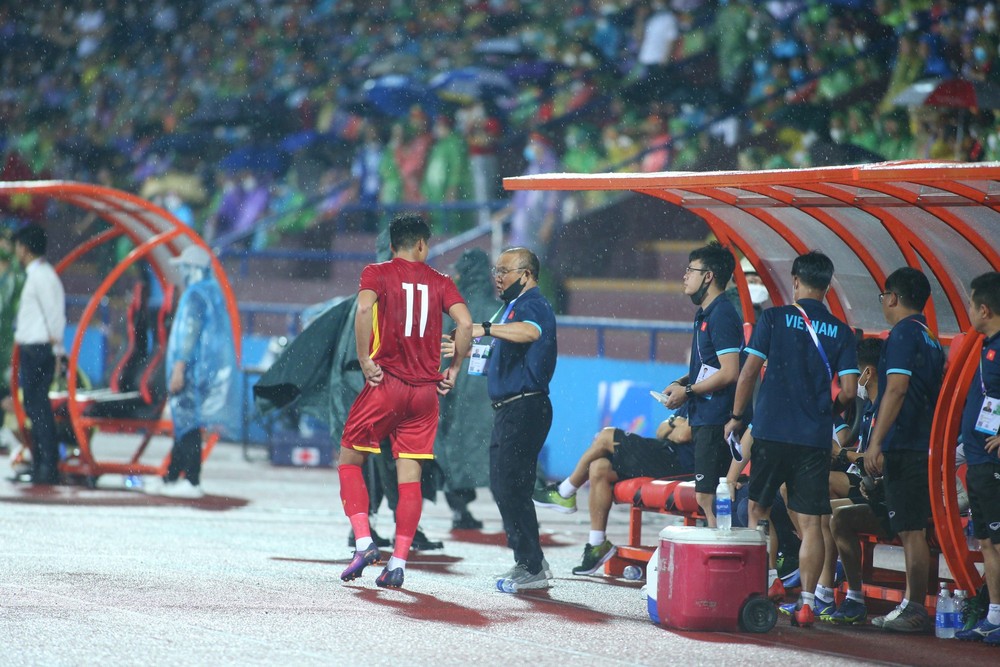 Cả ba người hùng đều gây thất vọng, U23 Việt Nam tái hiện bóng ma AFF Cup 2020 - Ảnh 4.