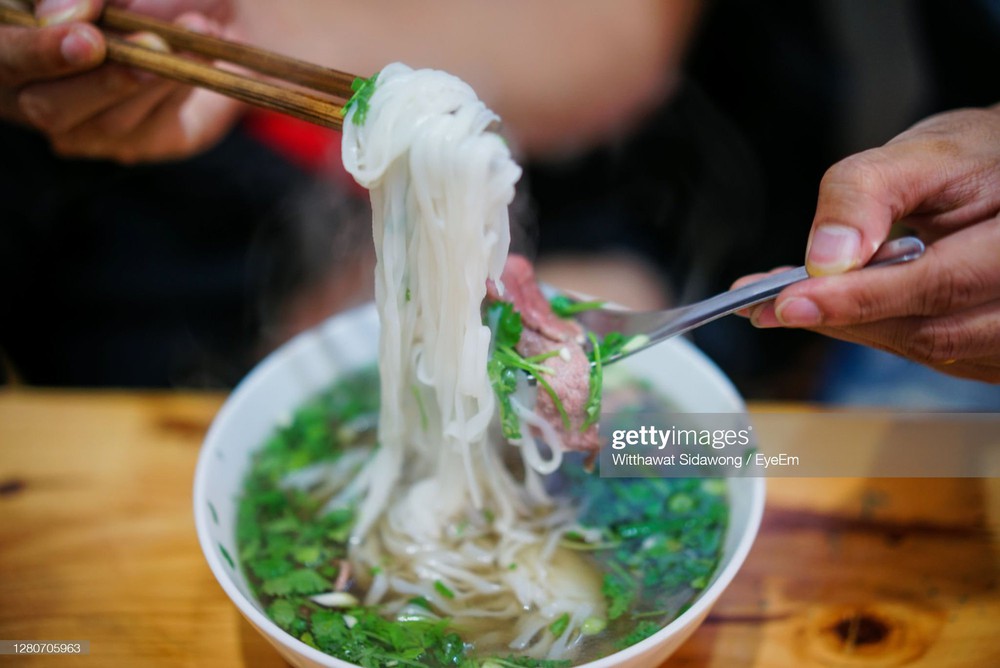 Món ăn Việt được CNN đưa vào Top mì ngon nhất châu Á: Ngoài phở, còn 2 đại diện xuất sắc - Ảnh 1.