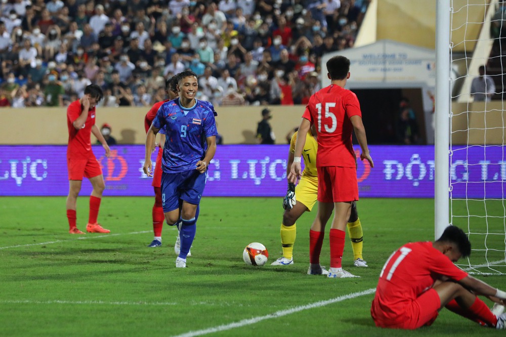 U23 Việt Nam thiệt thòi so với Thái Lan, bởi thầy Park thiếu đi hình bóng của Công Phượng - Ảnh 2.