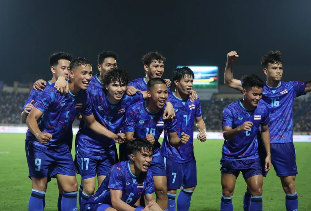 Thai fans: The giant U23 Thailand has woken up, meeting Vietnam in the semi-finals - Photo 1.