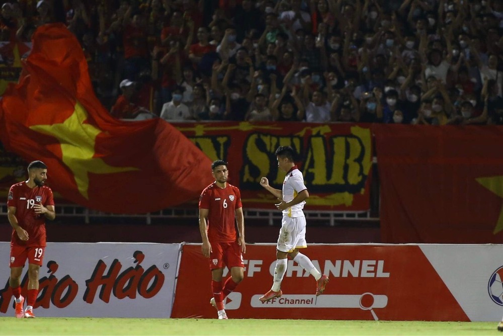 TRỰC TIẾP Việt Nam 1-0 Afghanistan: Thử nghiệm của thầy Park tỏa sáng, Tuấn Hải mở tỷ số - Ảnh 4.