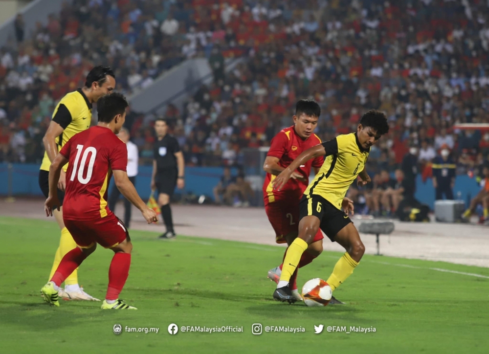 Hậu vệ Malaysia phát biểu mạnh miệng khi U23 Việt Nam mất cầu thủ quá tuổi - Ảnh 1.