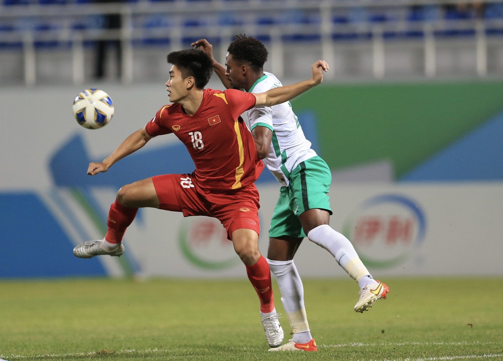 TRỰC TIẾP U23 Việt Nam 0-0 U23 Ả Rập Xê Út: U23 Việt Nam nhập cuộc đầy tự tin - Ảnh 1.