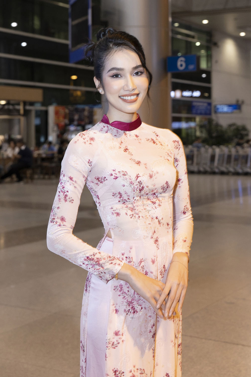 Phương Anh đọ sắc cùng “Hoa hậu quốc tế” Sireethorn Leearamwat