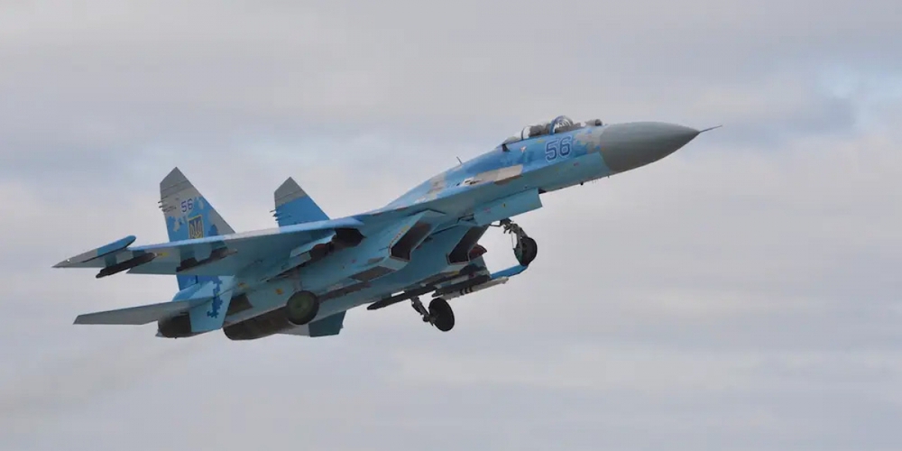 Cuộc đọ sức giữa tiêm kích Su-27 của Nga và Ukraine - Ảnh 1.