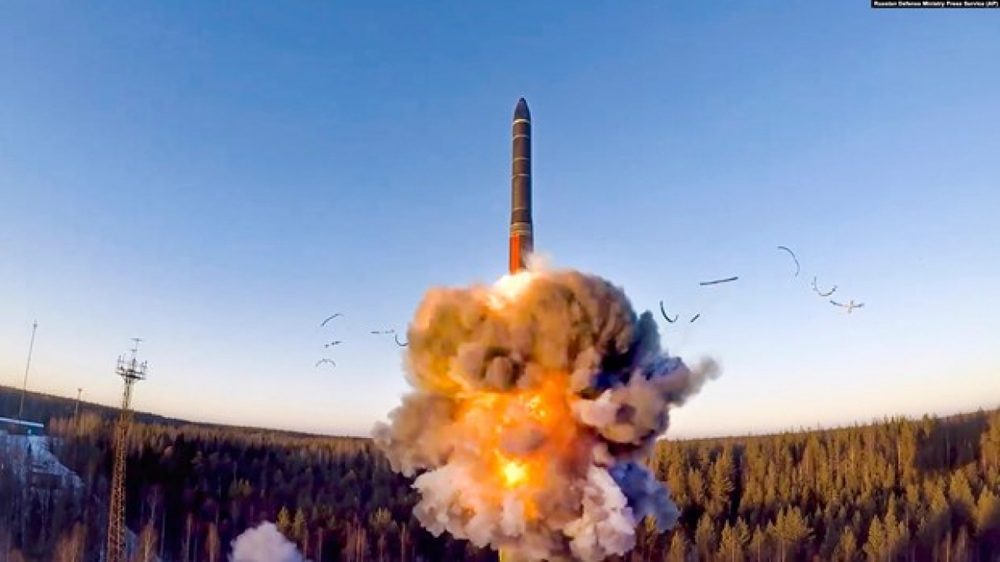 Nếu Nga sử dụng vũ khí hạt nhân ở Ukraine, Mỹ sẽ phản ứng ra sao? - Ảnh 1.