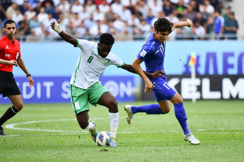 TRỰC TIẾP U23 Uzbekistan 0-0 U23 Ả Rập Xê Út: Thế trận đôi công đầy quyết liệt - Ảnh 1.