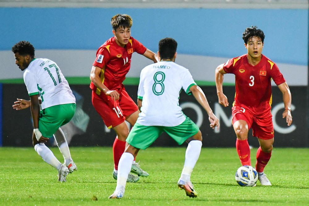 Cậu út U23 Nguyễn Văn Trường: Học Ronaldo, thần tượng Văn Quyết nhưng chỉ muốn làm người thường - Ảnh 4.