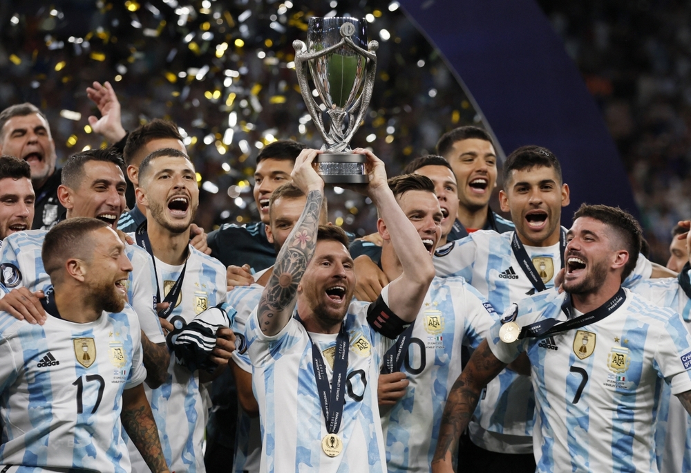 Argentina thắng đậm Italia, Messi có thêm danh hiệu cùng ĐTQG - Ảnh 2.