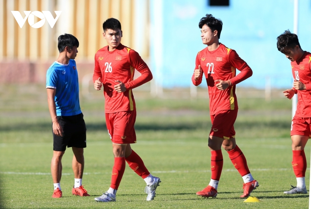 U23 Việt Nam và U23 Thái Lan thi nhau đi bộ trước thềm đại chiến - Ảnh 7.