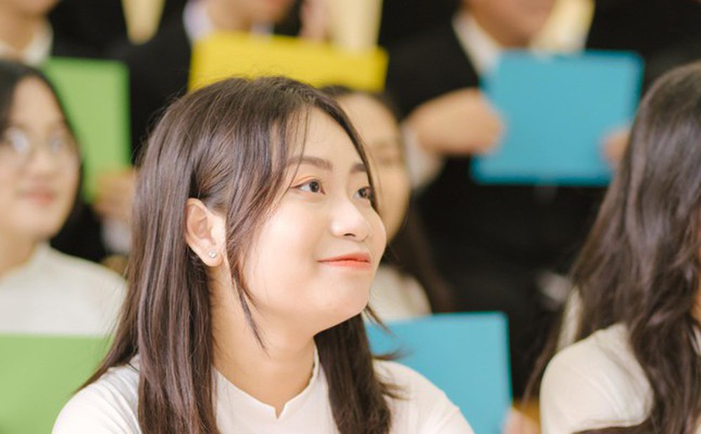 Cô gái Hưng Yên học chuyên Toán có IELTS 8.0 lựa chọn Học viện Ngoại giao thay vì đi du học Hà Lan