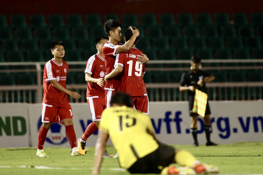 HẾT GIỜ Viettel 5-1 Young Elephants: Đại gia Việt Nam trừng phạt CLB Lào - Ảnh 2.