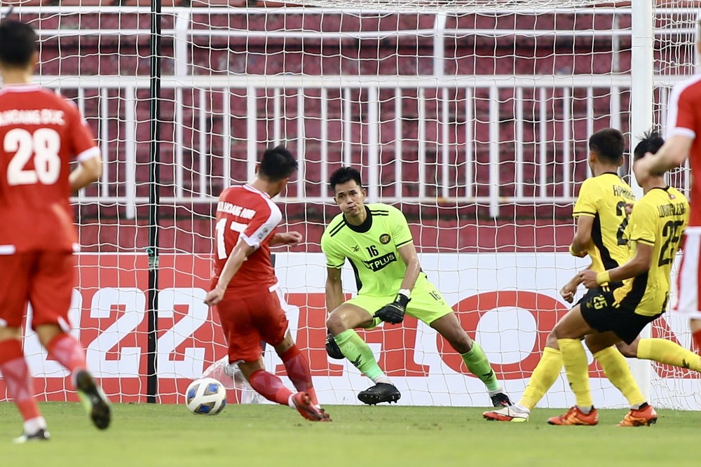 TRỰC TIẾP Viettel 3-1 Young Elephants: Đại gia Việt Nam trừng phạt CLB Lào - Ảnh 1.