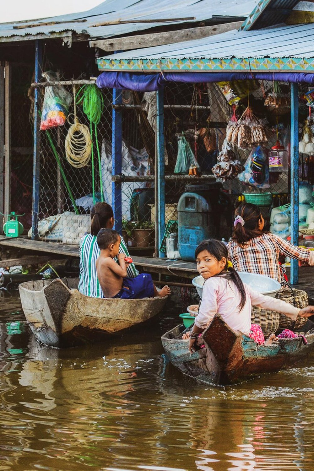 Thế giới thanh khiết trên những ngôi làng nổi ở Campuchia - Ảnh 4.
