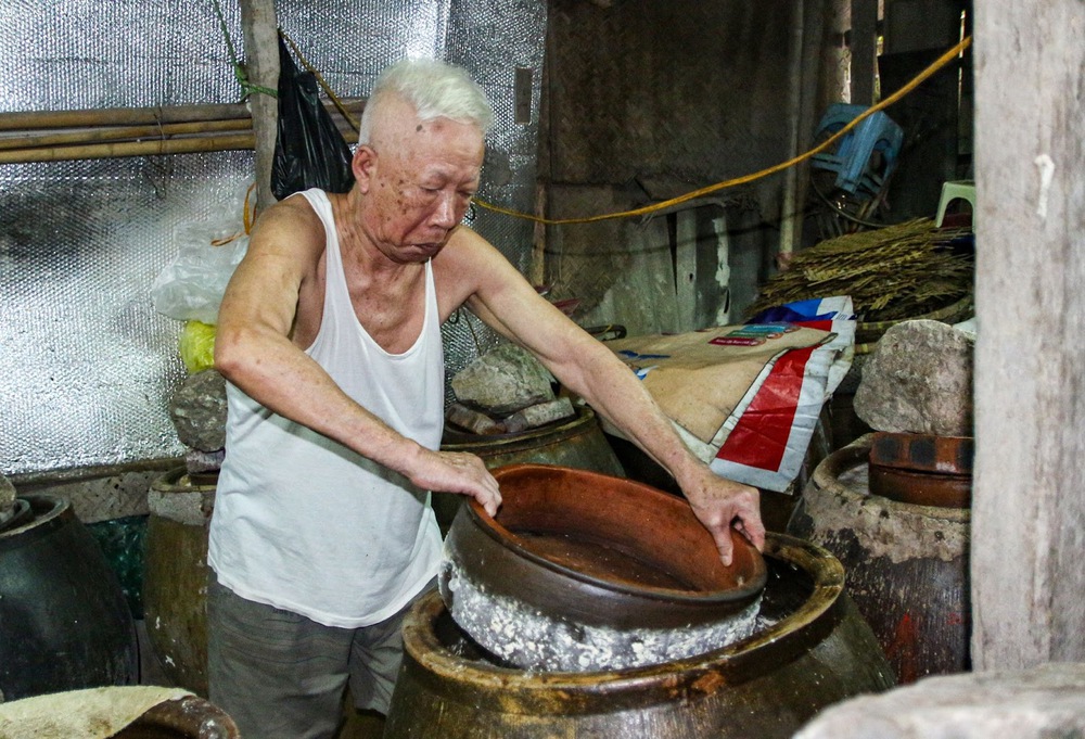Món cà muối ở Hà Nội giá hàng trăm nghìn 1 cân, có lúc chi tiền triệu cũng không mua được - Ảnh 3.