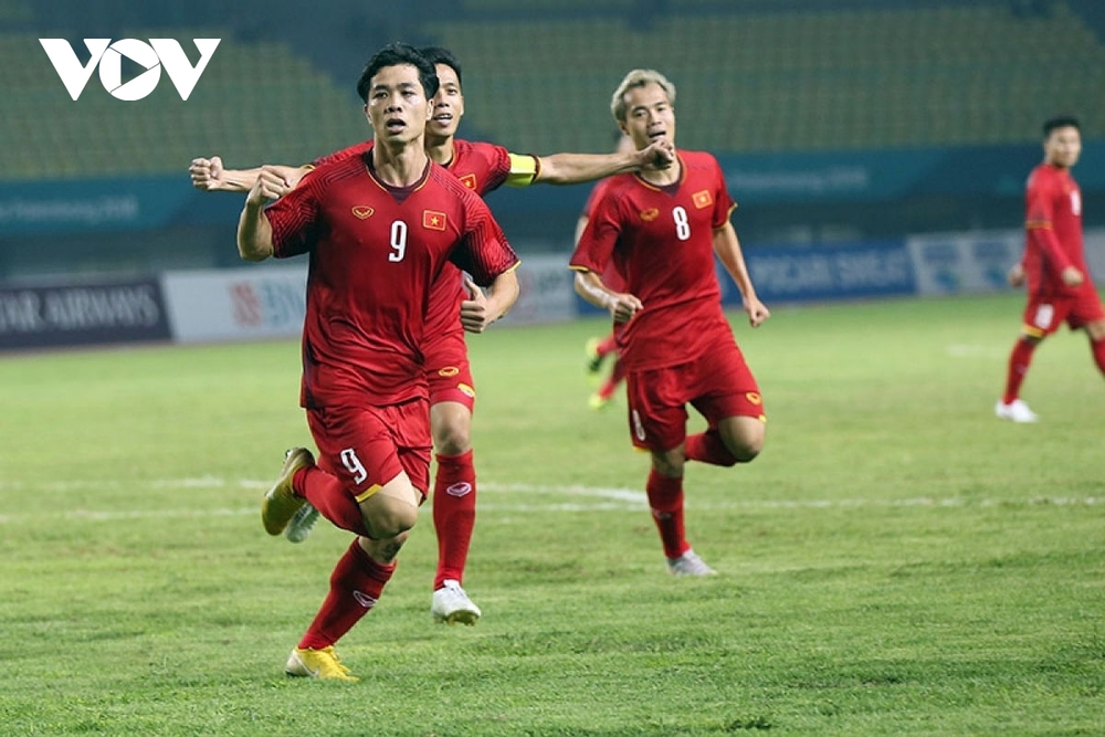 U19 Việt Nam thi đấu trên sân vận động ghi dấu ấn lịch sử của bóng đá nước nhà - Ảnh 1.