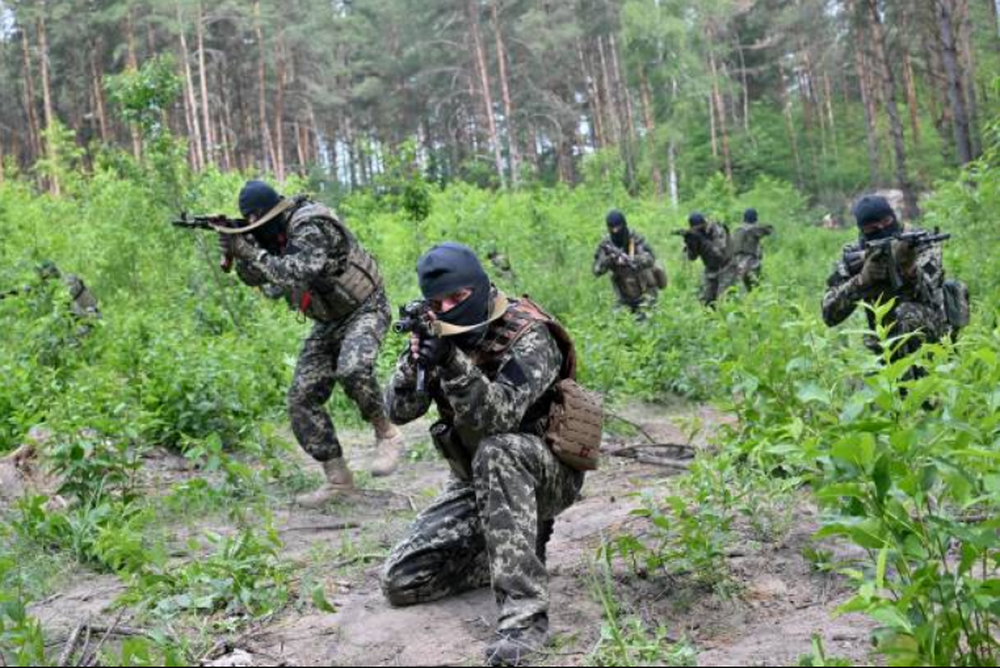  Nga “cố tình” không kích khắp Ukraine trước thềm thượng đỉnh NATO?  - Ảnh 2.