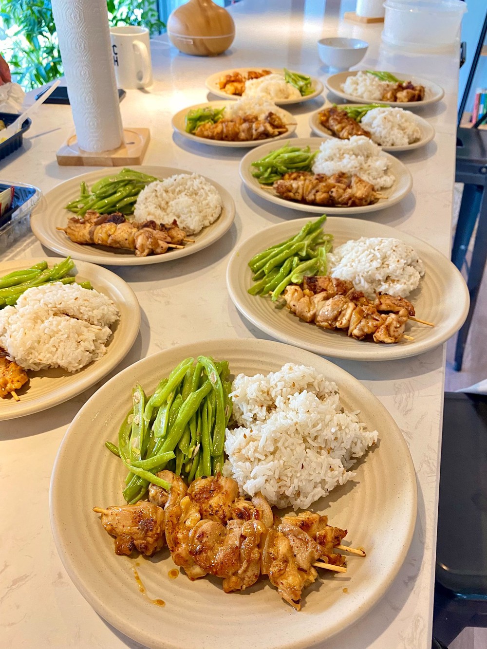 Trai đẹp Hà Nội mở bếp, tự tay nấu những bữa trưa hấp dẫn mời đồng nghiệp khiến ai nấy trầm trồ - Ảnh 7.