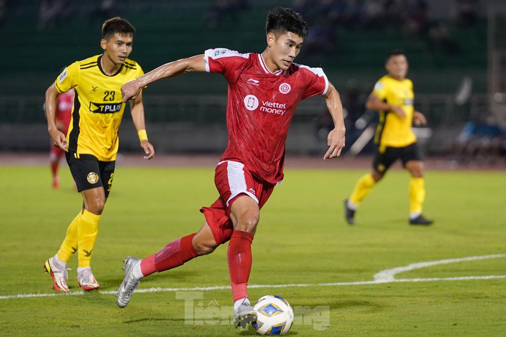 HLV Hougang United: Thắng Viettel có ý nghĩa lớn với bóng đá Singapore - Ảnh 1.