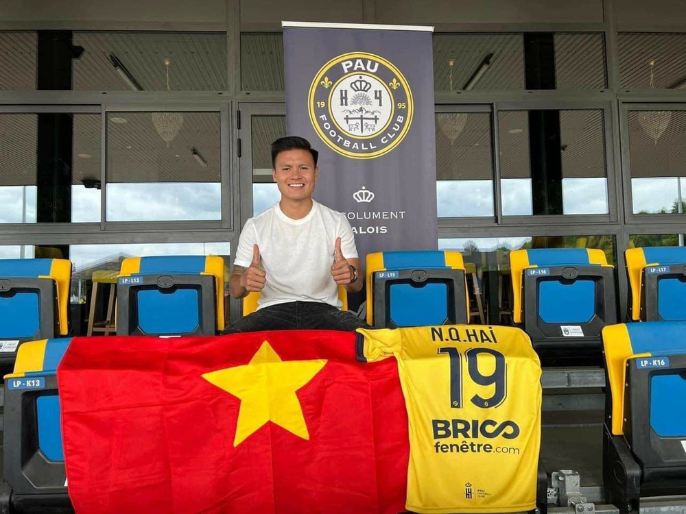 CẬP NHẬT: Quang Hải chính thức nhận số áo 19 tại Pau FC - Ảnh 1.