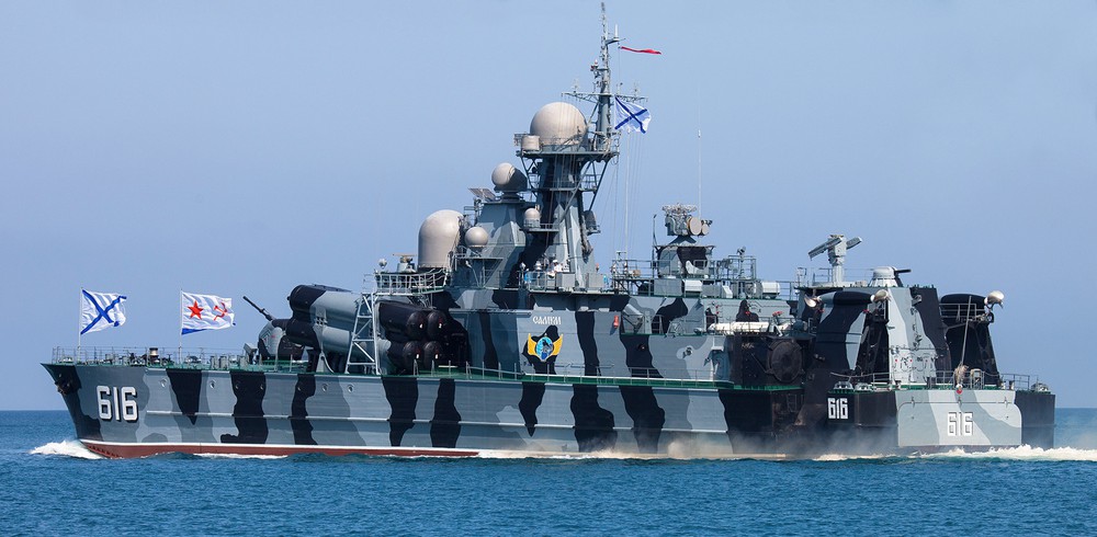 Tàu chiến có một không hai trên thế giới của Nga, rất thích hợp với chiến thuật đánh ngắn và nhanh - Ảnh 2.