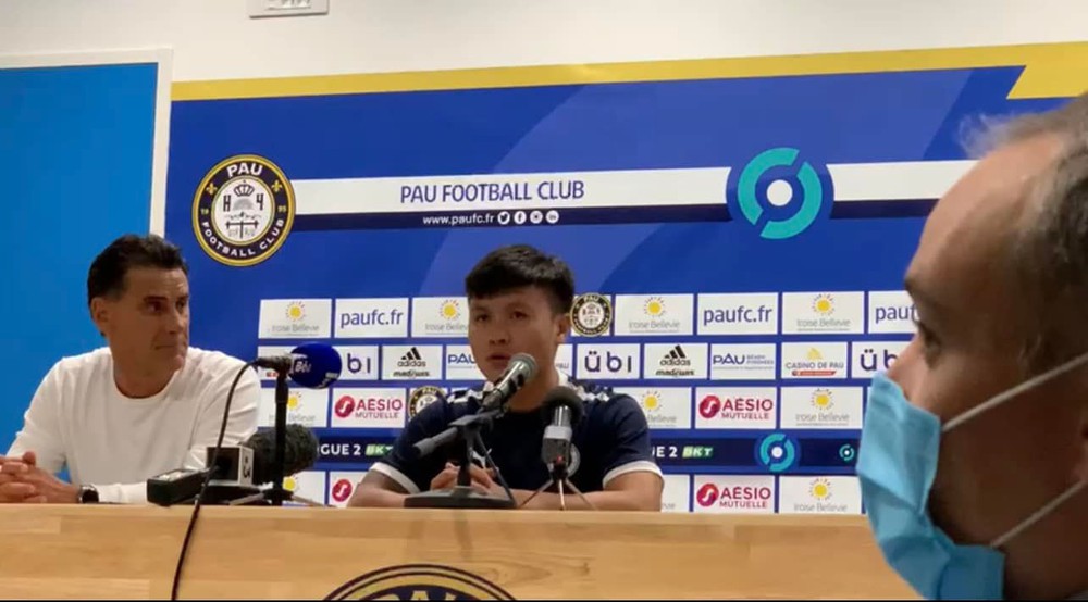 Quang Hải họp báo, ra mắt CLB Pháp - Pau FC - Ảnh 1.
