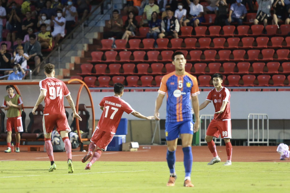TRỰC TIẾP Viettel FC 5-2 Hougang United: Đại gia Việt bùng nổ bàn thắng - Ảnh 2.