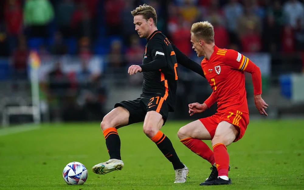 Frenkie de Jong: Tấm bùa hộ mệnh trung tuyến của MU và Ten Hag? - Ảnh 4.