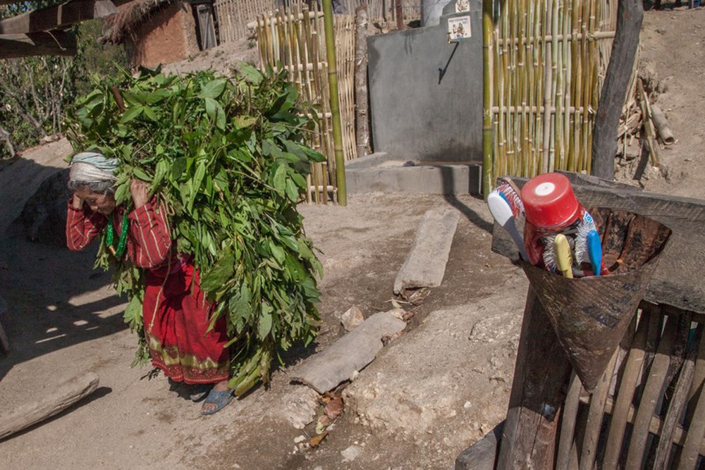 Khi nước ẩn chứa một mối đe dọa vô hình: Vết sẹo do nhiễm độc thạch tín ở Nepal - Ảnh 8.