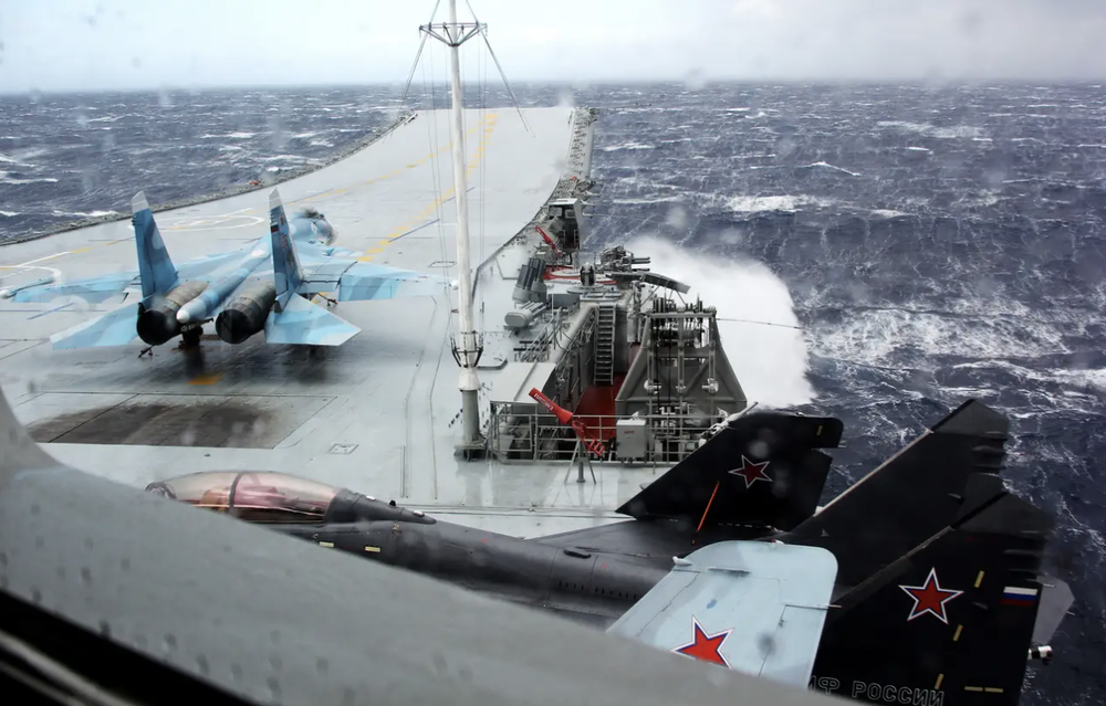 Tàu sân bay Hải quân Nga “đen đủi nhất hành tinh”: Chưa biết bao giờ hoạt động trở lại! - Ảnh 1.