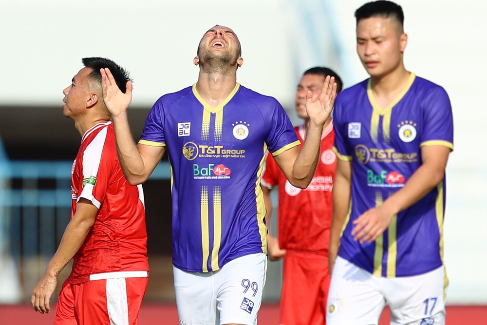 TRỰC TIẾP TỨ HÙNG Viettel 0-1 Hà Nội FC: Ngoại binh bùng nổ, Hà Nội FC ghi bàn từ quá sớm! - Ảnh 4.