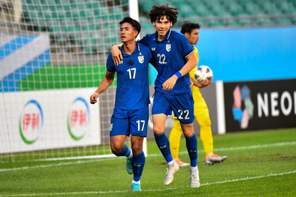 U23 Việt Nam tạo địa chấn ngày U23 Hàn Quốc dính thẻ đỏ, U23 Thái Lan “huỷ diệt” Malaysia - Ảnh 1.