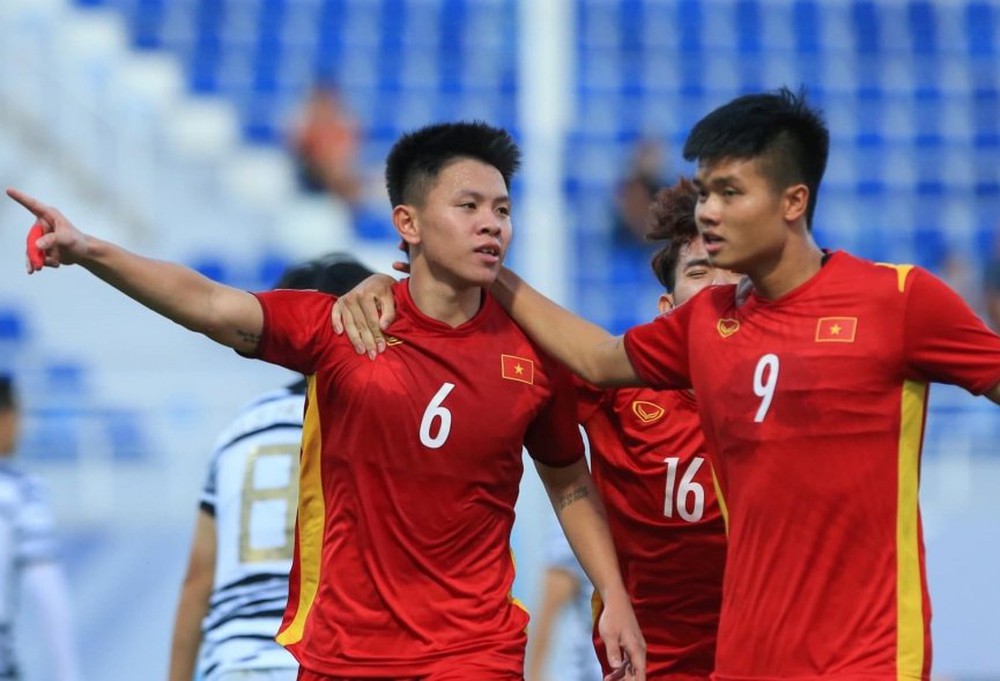 Quá ấn tượng, chuyên gia Hàn Quốc bất ngờ đưa U23 Việt Nam lên mây - Ảnh 1.