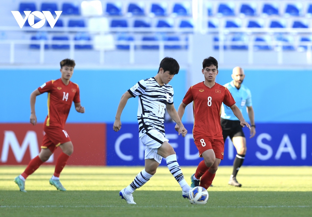 Lee Kang-in sững sờ khi chiêm ngưỡng siêu phẩm của Vũ Tiến Long vào lưới U23 Hàn Quốc - Ảnh 1.