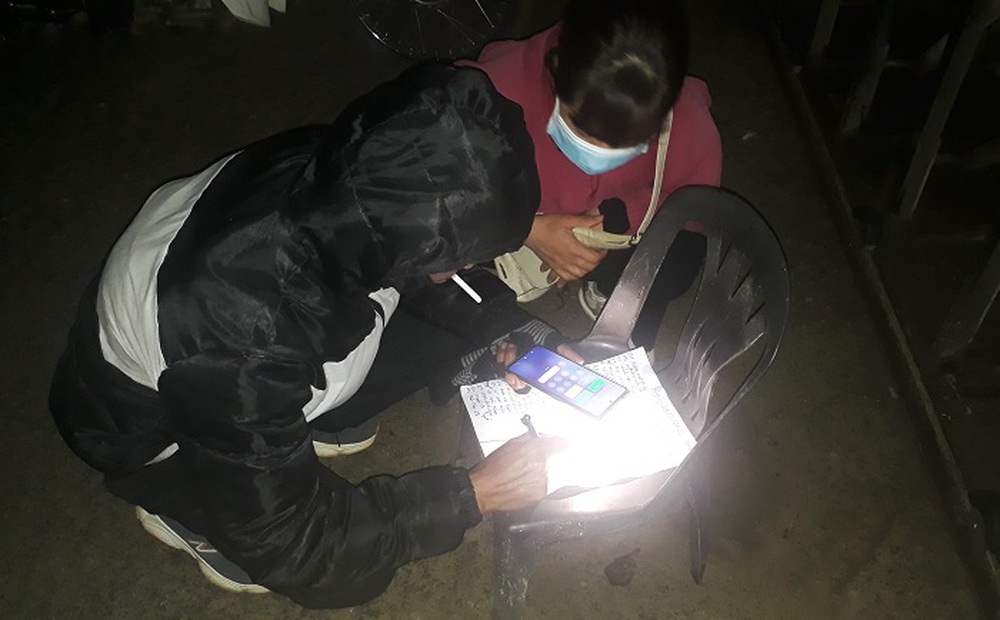 Đề nghị chuyển c&ocirc;ng t&aacute;c Ph&oacute; Gi&aacute;m đốc &ldquo;ng&acirc;m&rdquo; hồ sơ của d&acirc;n - Ảnh 2.